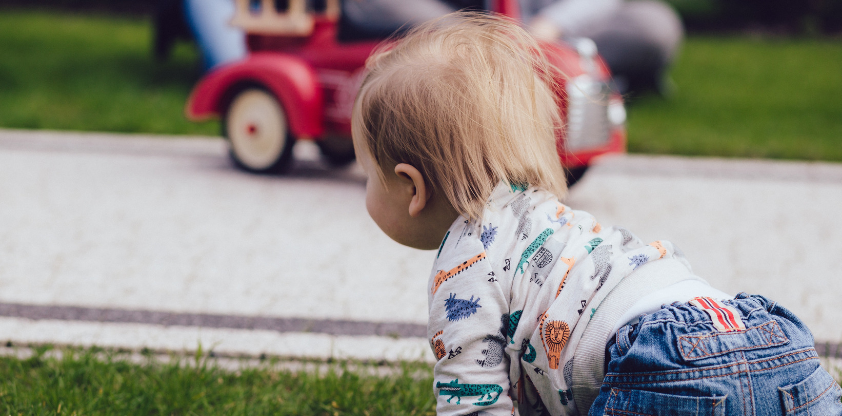 Grandir en bonne santé : nouvelles lignes directrices de l'OMS sur l'activité physique, les comportements sédentaires et le sommeil des tout-petits