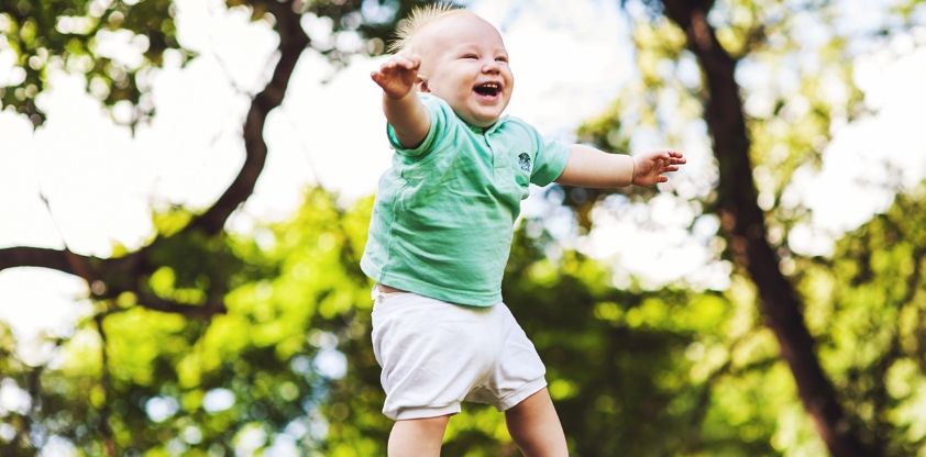 Promouvoir le jeu extérieur et l’éducation à la petite enfance : un nouveau document d’orientation produit par la Fondation Lawson