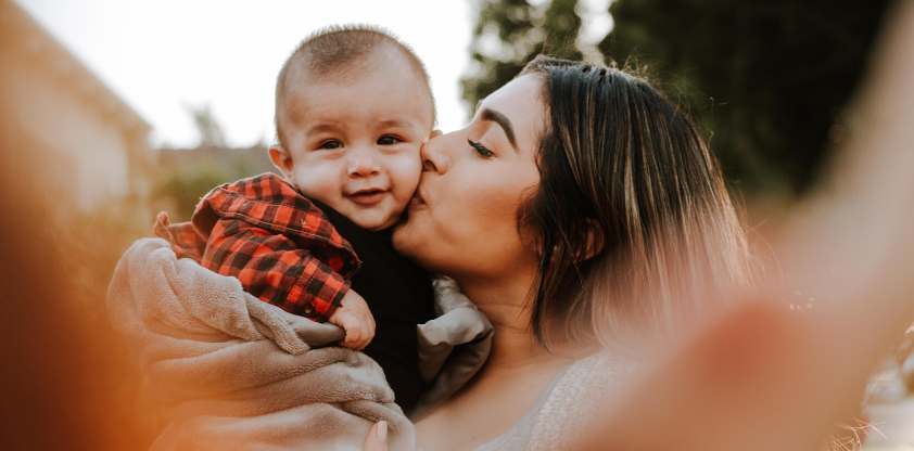 Étude :  les effets des politiques familiales du Québec sur la réduction des écarts de revenus entre les mères et les femmes sans enfant