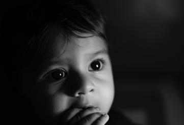 Réfugiés et travailleurs essentiels sans accès aux soins de santé