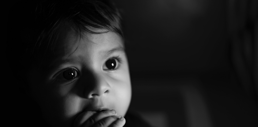 Réfugiés et travailleurs essentiels sans accès aux soins de santé