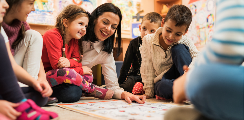 Grand chantier pour les familles : dépôt d’un plan d’action pour que chaque enfant ait accès à une place en service de garde