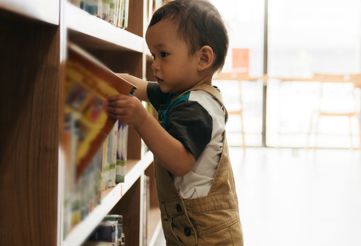 L’importance de l’éveil à la lecture et à l’écriture chez les tout-petits : entretien avec Julie Myre Bisaillon et Rachel DeRoy-Ringuette
