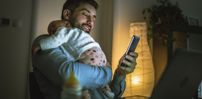 Un nouveau projet-pilote pour aider les pères à mieux concilier famille, travail et études